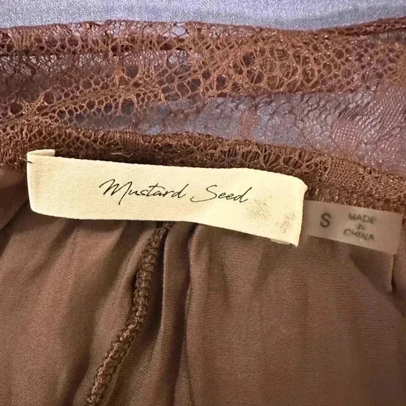 Mustard Seed Elegant Brown Dress with Lace Detail - Picture 3 of 7